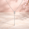 img_8506 Silverhalsband med liten rund länkkedja med kedjehänge med vita zirkoner